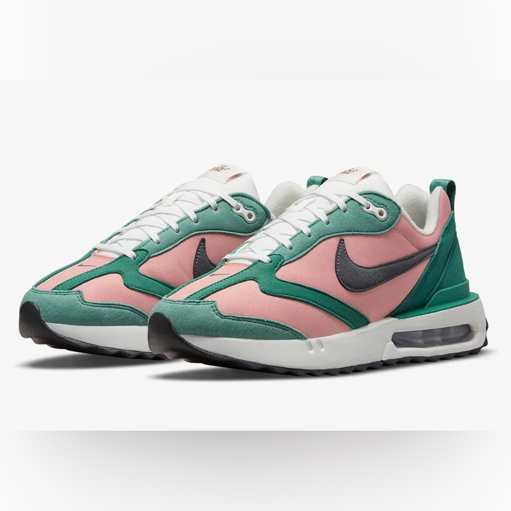 Nike Women's Air Max Dawn